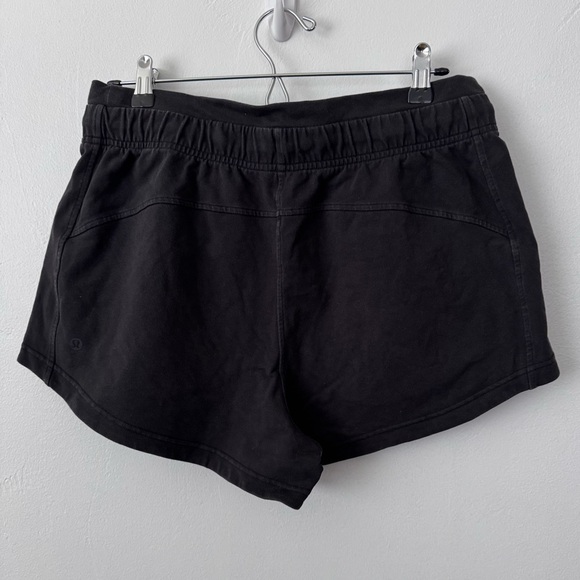 Lululemon inner glow short in black Size 10 - Picture 6 of 6